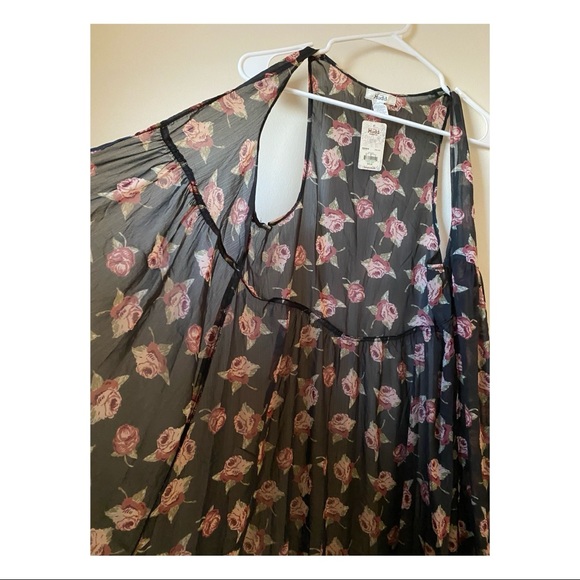 MUDD Sleeveless Floral Duster - Picture 2 of 5